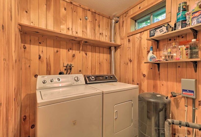 Cabin W/ 3 Acres, Tennis Courts: By 4 Ski Mtns