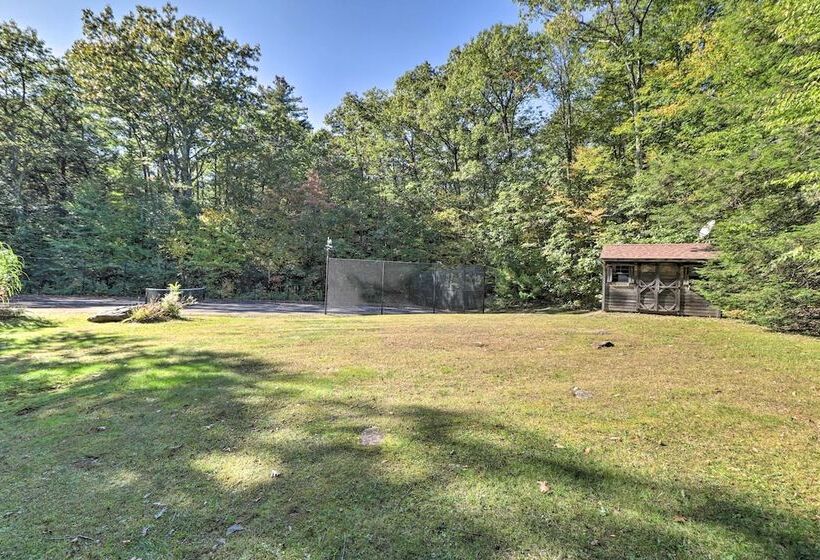 Cabin W/ 3 Acres, Tennis Courts: By 4 Ski Mtns