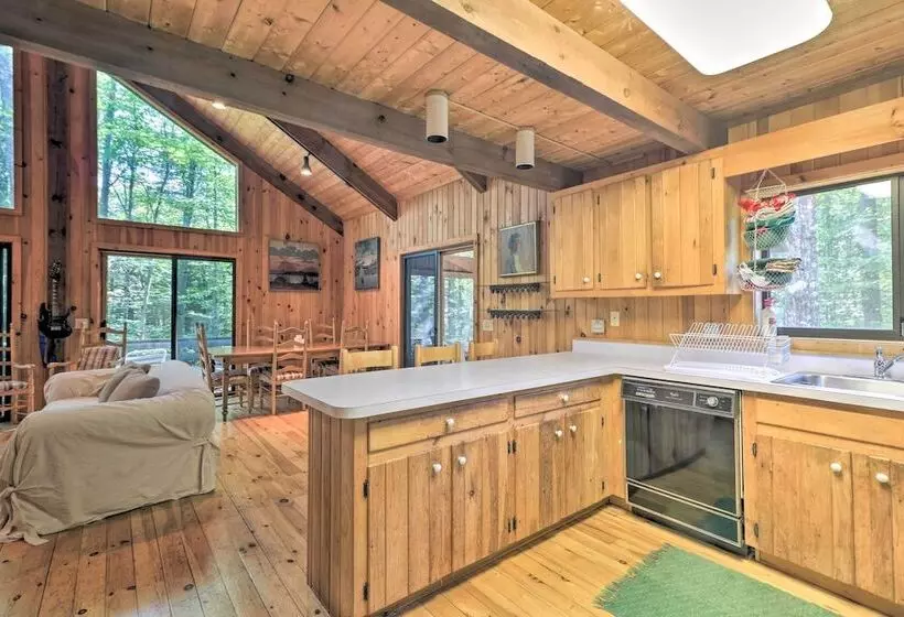 Cabin W/ 3 Acres, Tennis Courts: By 4 Ski Mtns