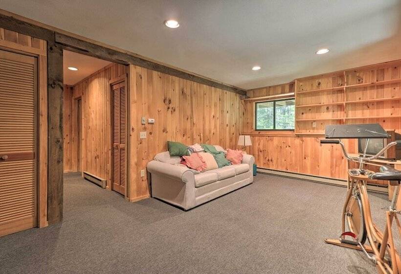 Cabin W/ 3 Acres, Tennis Courts: By 4 Ski Mtns