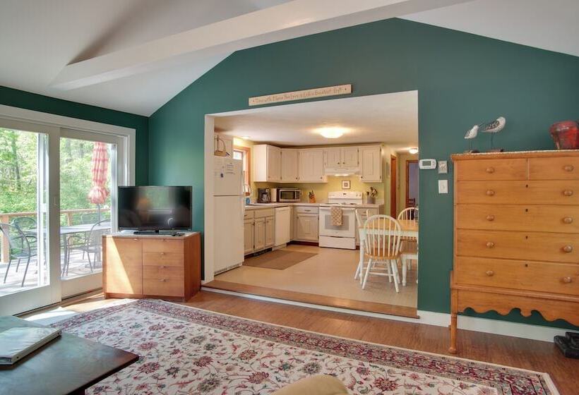 Charming Martha S Vineyard Home Near Beach & Town!