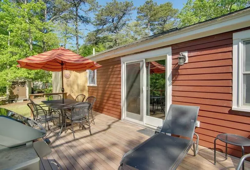 Charming Martha S Vineyard Home Near Beach & Town!