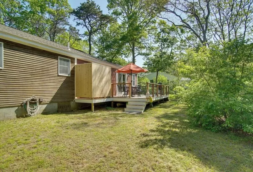 Charming Martha S Vineyard Home Near Beach & Town!