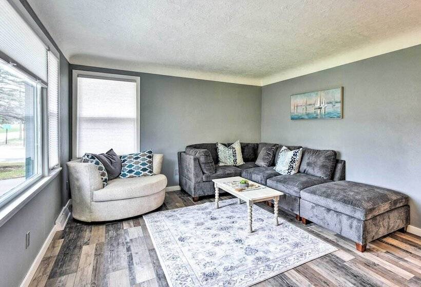 Walk To Lake Pepin: Charming Retreat W/ Deck