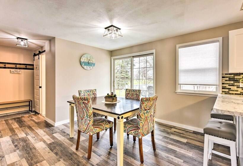 Walk To Lake Pepin: Charming Retreat W/ Deck