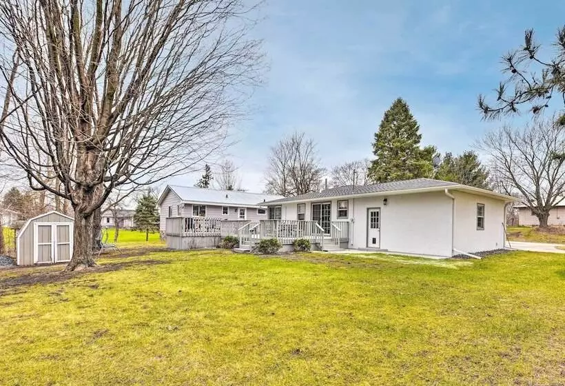 Walk To Lake Pepin: Charming Retreat W/ Deck