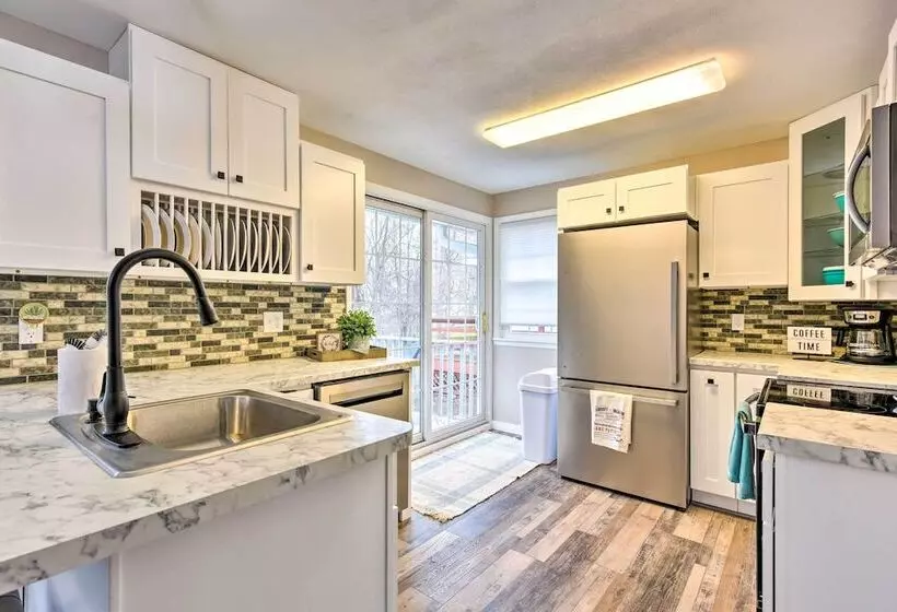 Walk To Lake Pepin: Charming Retreat W/ Deck