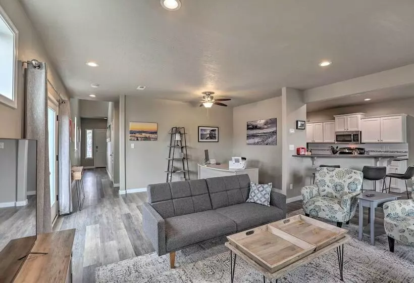 Chic Bend Home W/ Deck < 3 Mi To Downtown!