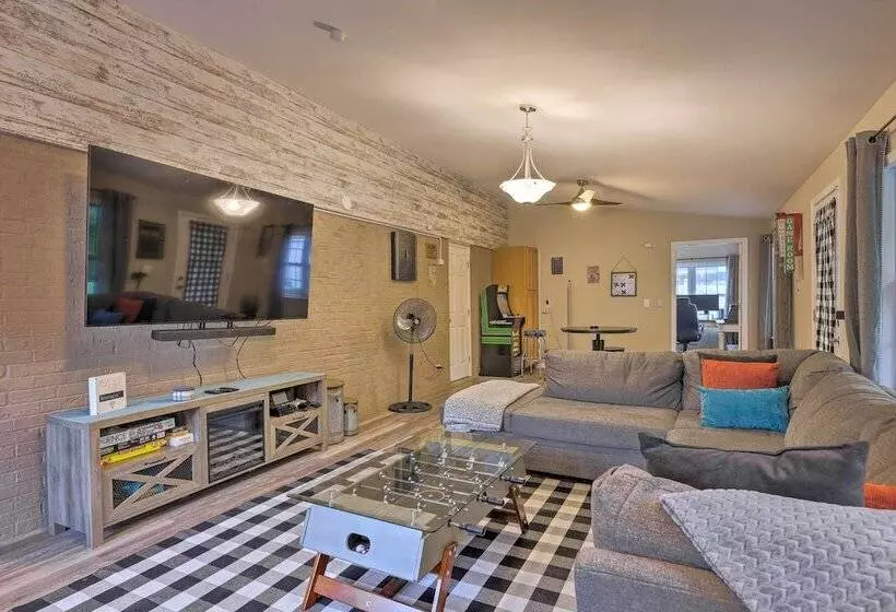 Single Story Home In Fairborn W/ Yard & Patio!