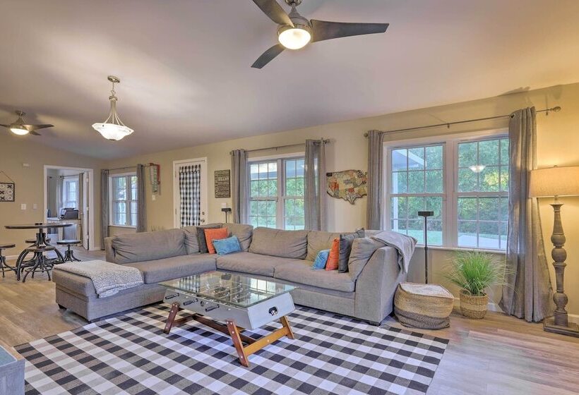 Single Story Home In Fairborn W/ Yard & Patio!