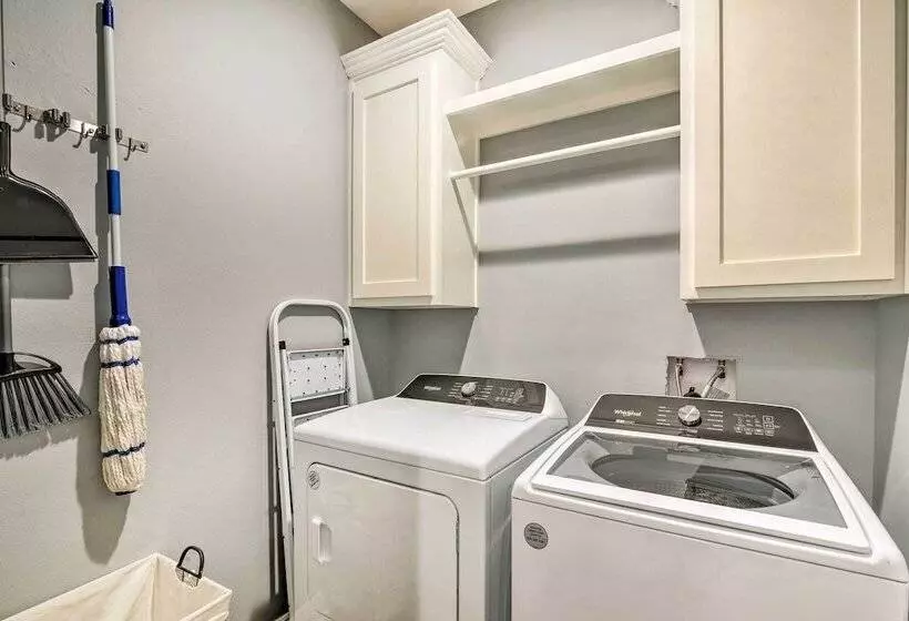 Walk To Shore: Coastal Escape In Crystal Beach!