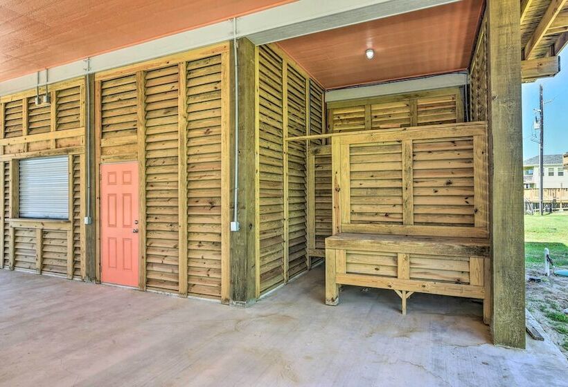 Walk To Shore: Coastal Escape In Crystal Beach!