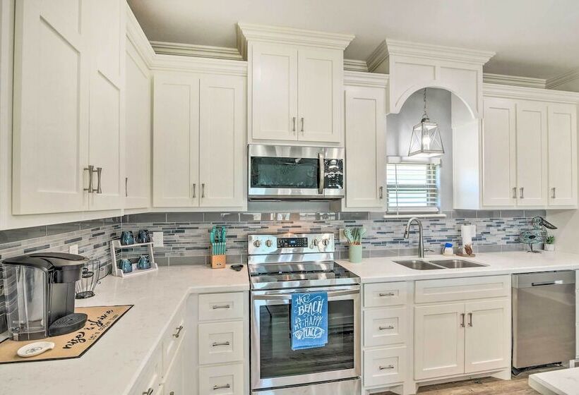 Walk To Shore: Coastal Escape In Crystal Beach!