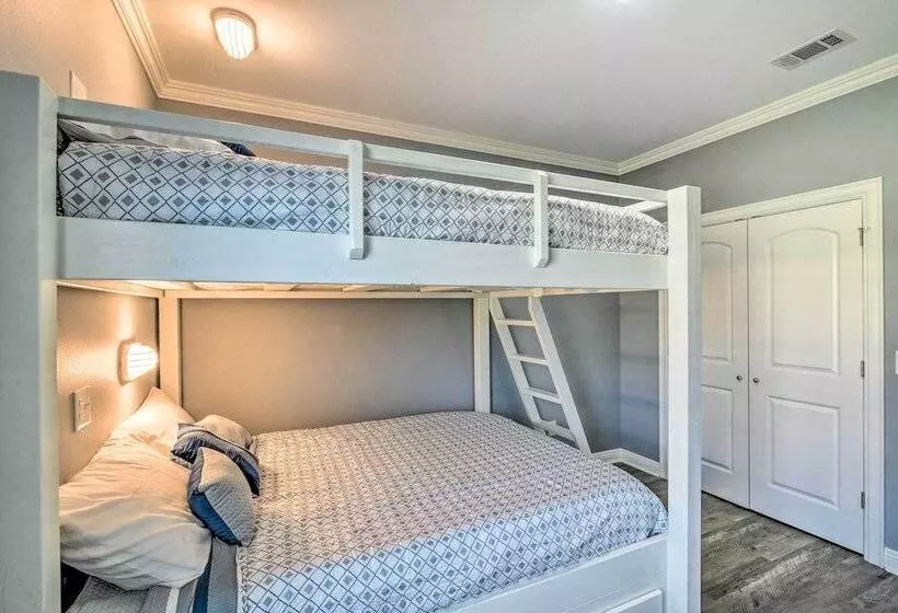 Walk To Shore: Coastal Escape In Crystal Beach!