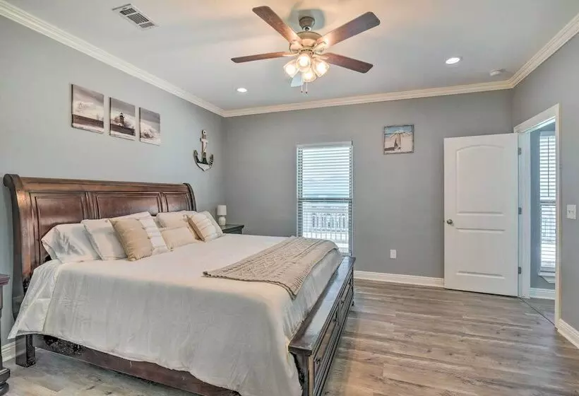 Walk To Shore: Coastal Escape In Crystal Beach!