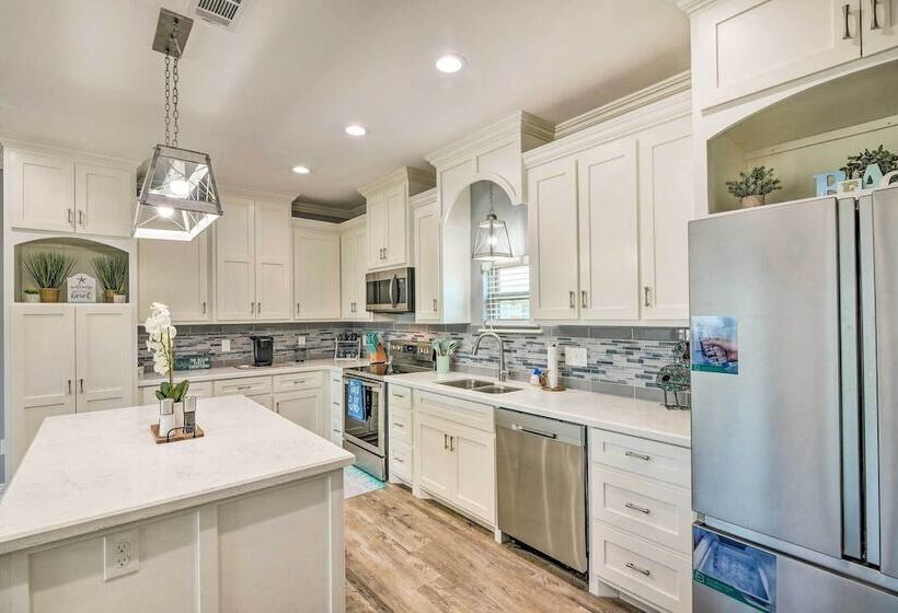 Walk To Shore: Coastal Escape In Crystal Beach!