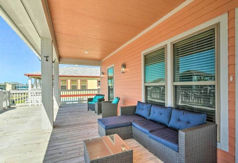 Walk To Shore: Coastal Escape In Crystal Beach!