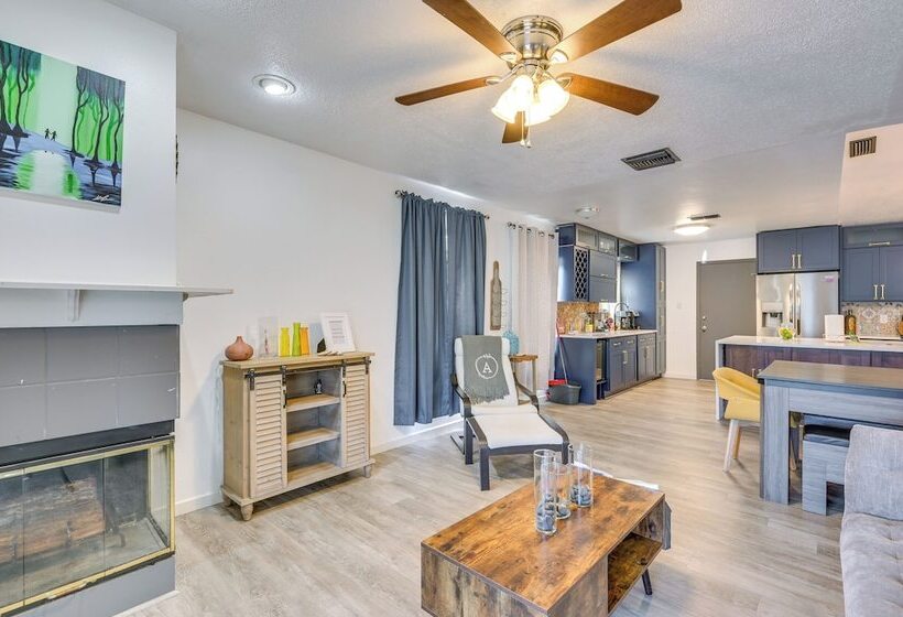 Contemporary Lutz Home: Private Pool, Pet Friendly