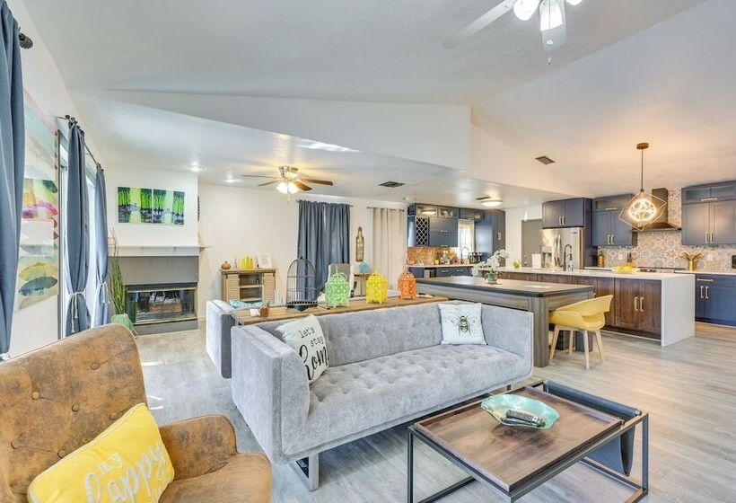 Contemporary Lutz Home: Private Pool, Pet Friendly