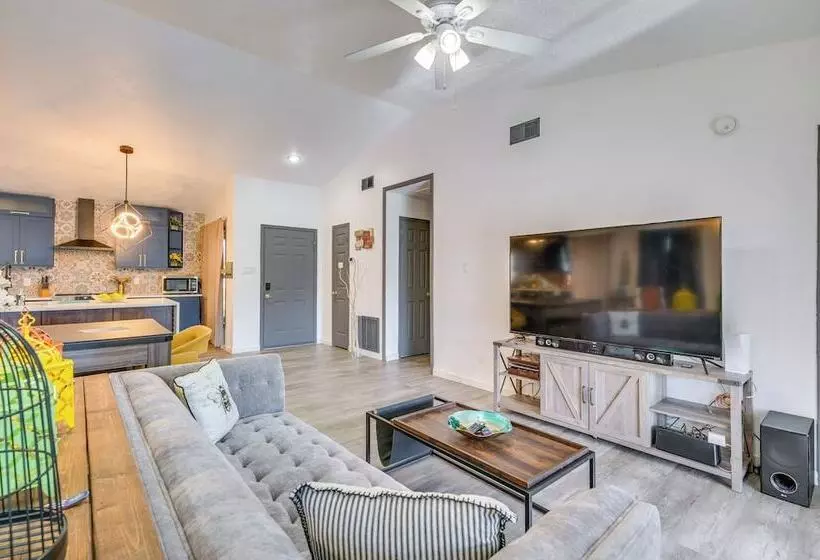 Contemporary Lutz Home: Private Pool, Pet Friendly