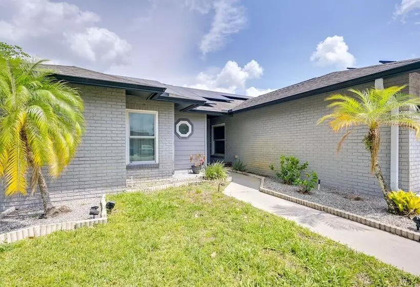 Contemporary Lutz Home: Private Pool, Pet Friendly