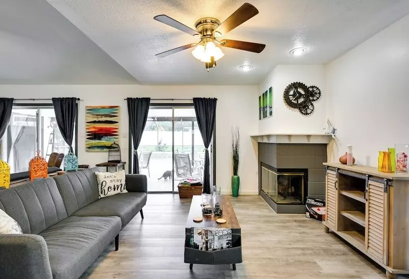 Contemporary Lutz Home: Private Pool, Pet Friendly