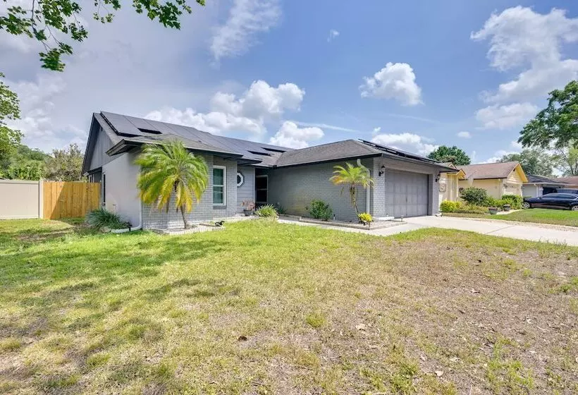 Contemporary Lutz Home: Private Pool, Pet Friendly