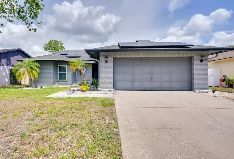 Contemporary Lutz Home: Private Pool, Pet Friendly
