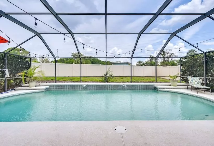 Contemporary Lutz Home: Private Pool, Pet Friendly
