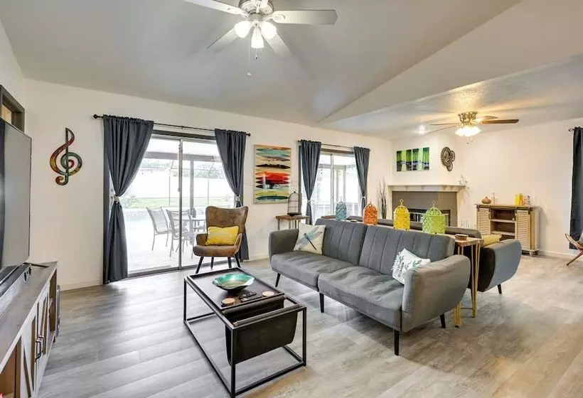 Contemporary Lutz Home: Private Pool, Pet Friendly