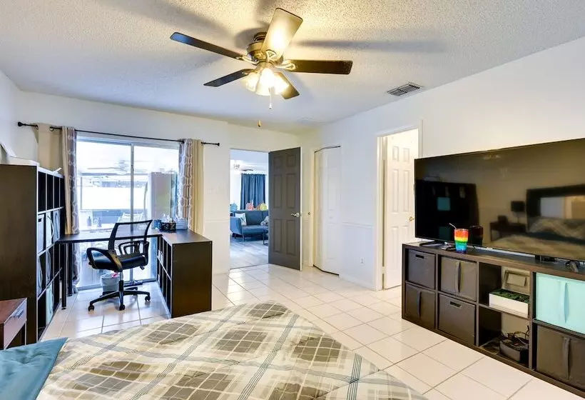 Contemporary Lutz Home: Private Pool, Pet Friendly