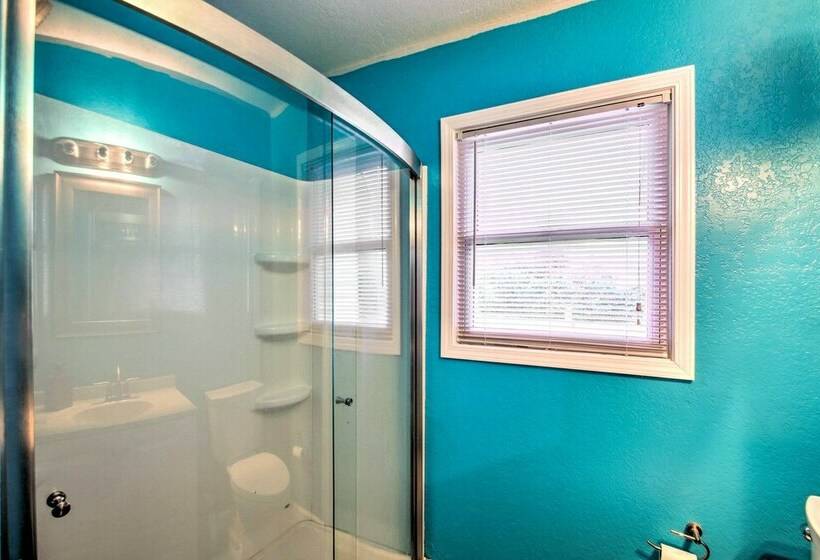 Convenient Pensacola Home W/ Deck & Fire Pit!