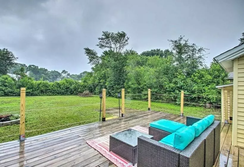 Convenient Pensacola Home W/ Deck & Fire Pit!