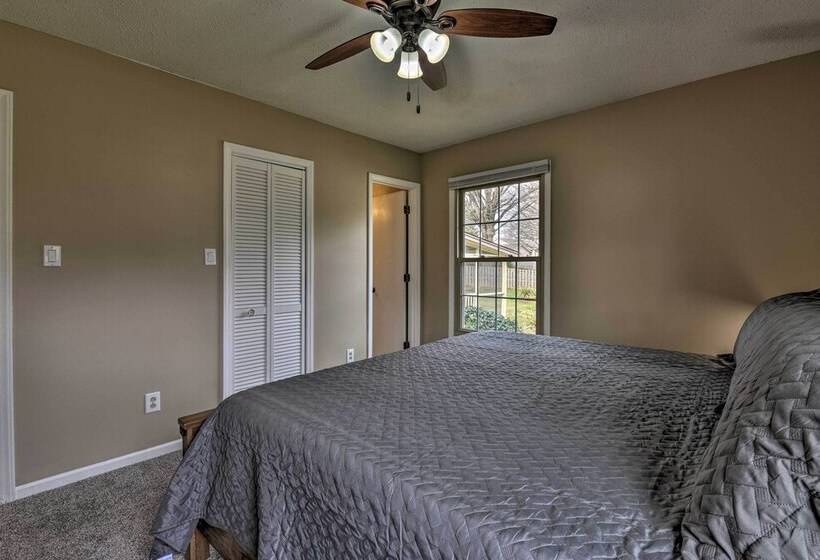 Cozy Home W/ Fenced Yard < 1 Mi Downtown Matthews!