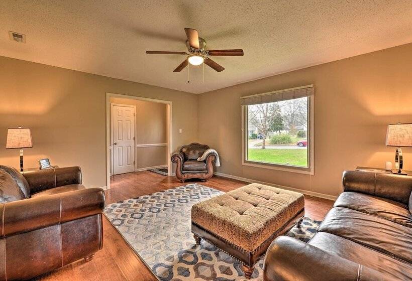 Cozy Home W/ Fenced Yard < 1 Mi Downtown Matthews!