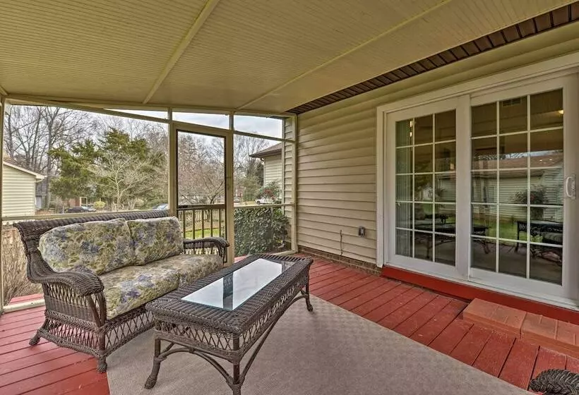 Cozy Home W/ Fenced Yard < 1 Mi Downtown Matthews!