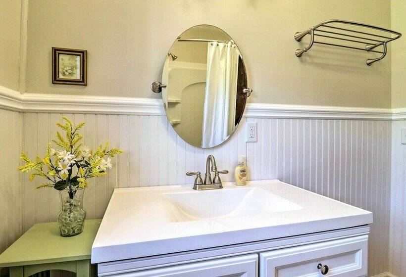 Cozy Home W/ Views < 1 Mi To Lake Junaluska!