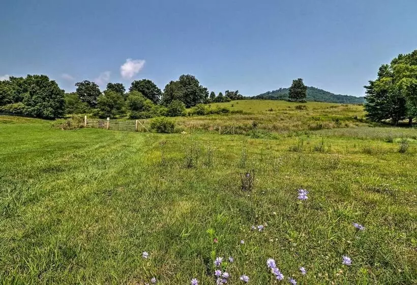 Cozy Home W/ Views < 1 Mi To Lake Junaluska!