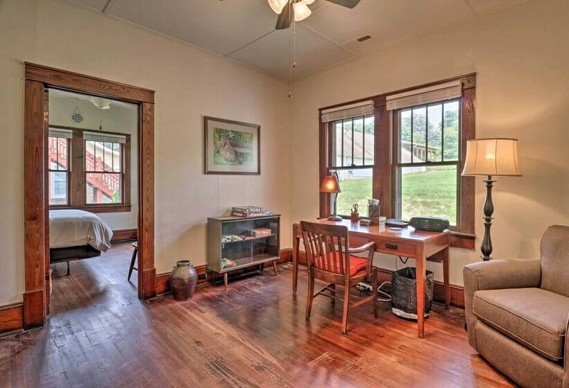 Cozy Home W/ Views < 1 Mi To Lake Junaluska!