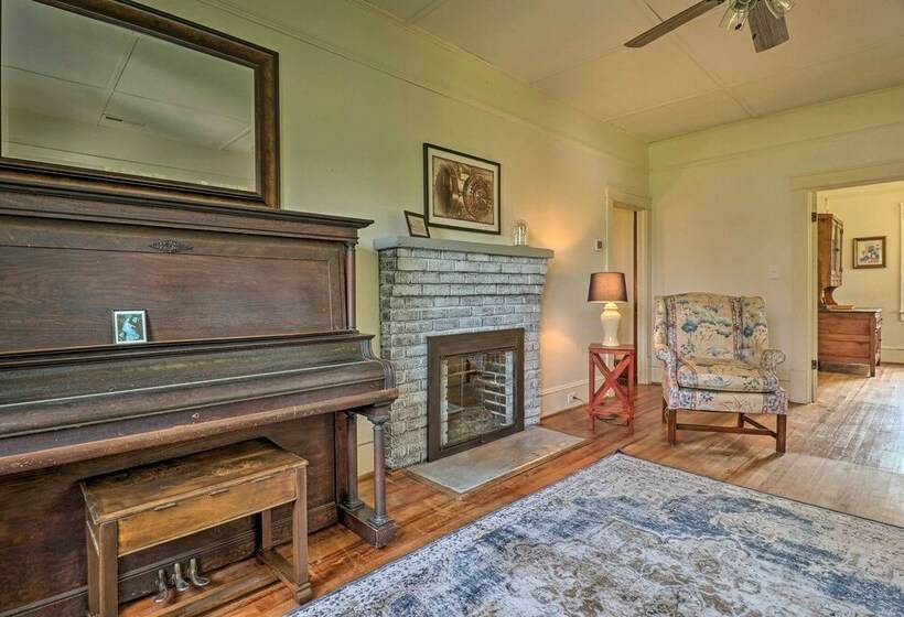 Cozy Home W/ Views < 1 Mi To Lake Junaluska!