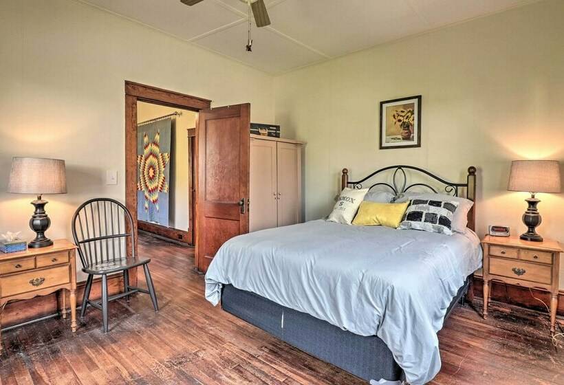 Cozy Home W/ Views < 1 Mi To Lake Junaluska!