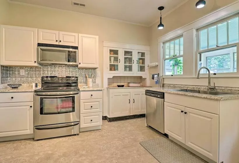 Cozy Home W/ Views < 1 Mi To Lake Junaluska!