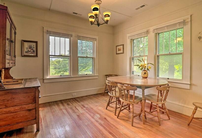 Cozy Home W/ Views < 1 Mi To Lake Junaluska!