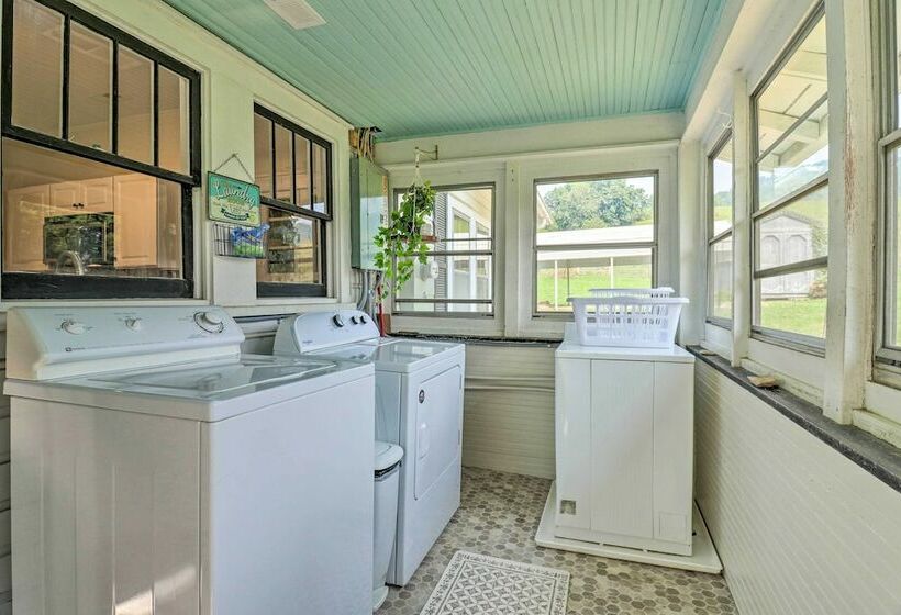 Cozy Home W/ Views < 1 Mi To Lake Junaluska!