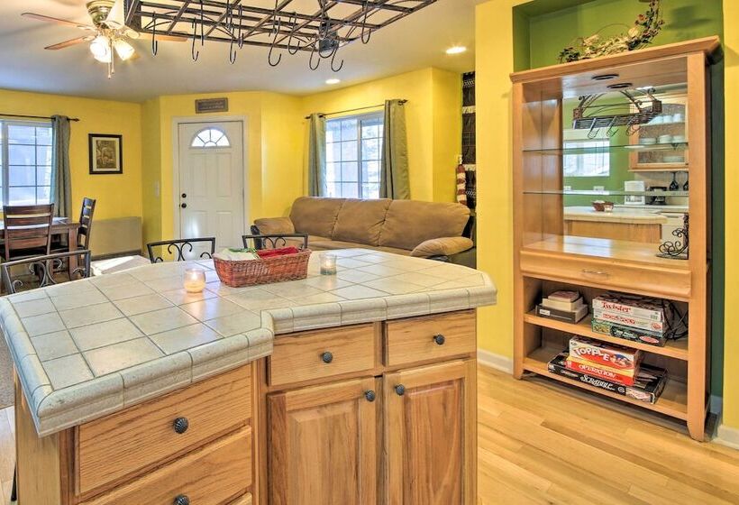 Cozy Home W/ Wood Fireplace: 4 Mi To Big Bear Lake