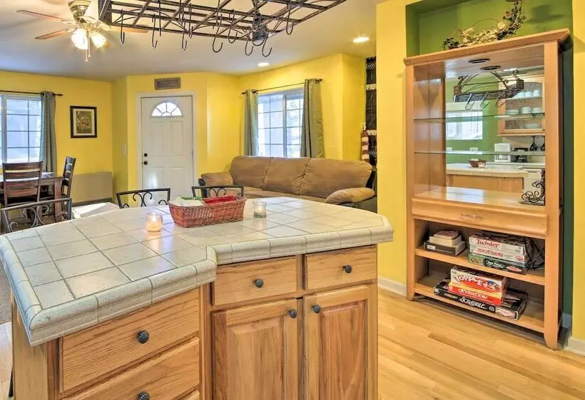 Cozy Home W/ Wood Fireplace: 4 Mi To Big Bear Lake