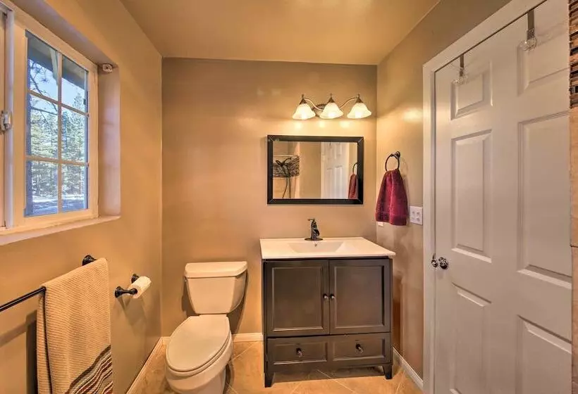 Cozy Home W/ Wood Fireplace: 4 Mi To Big Bear Lake