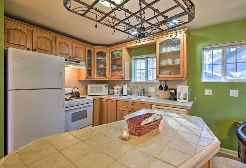 Cozy Home W/ Wood Fireplace: 4 Mi To Big Bear Lake