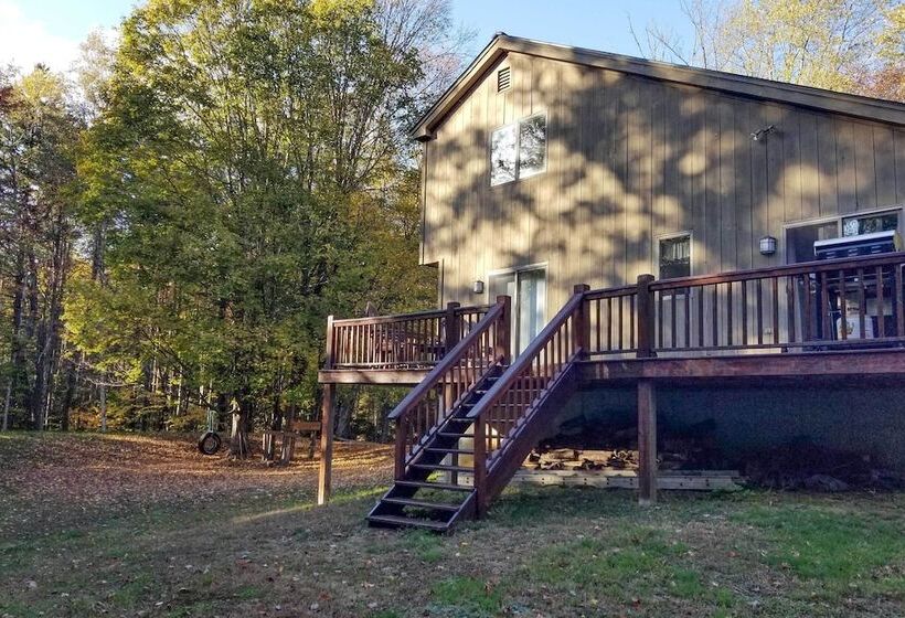 Dover Home: 7 Mi To Mount Snow Grand Summit Resort