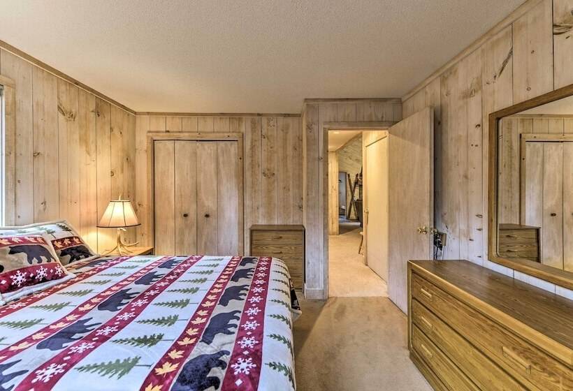 Dover Home: 7 Mi To Mount Snow Grand Summit Resort